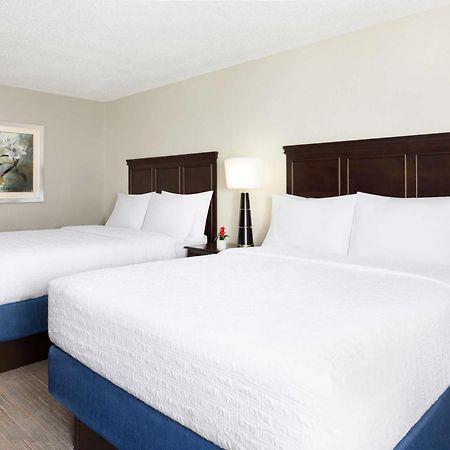 Hampton Inn Naples-Central Εξωτερικό φωτογραφία