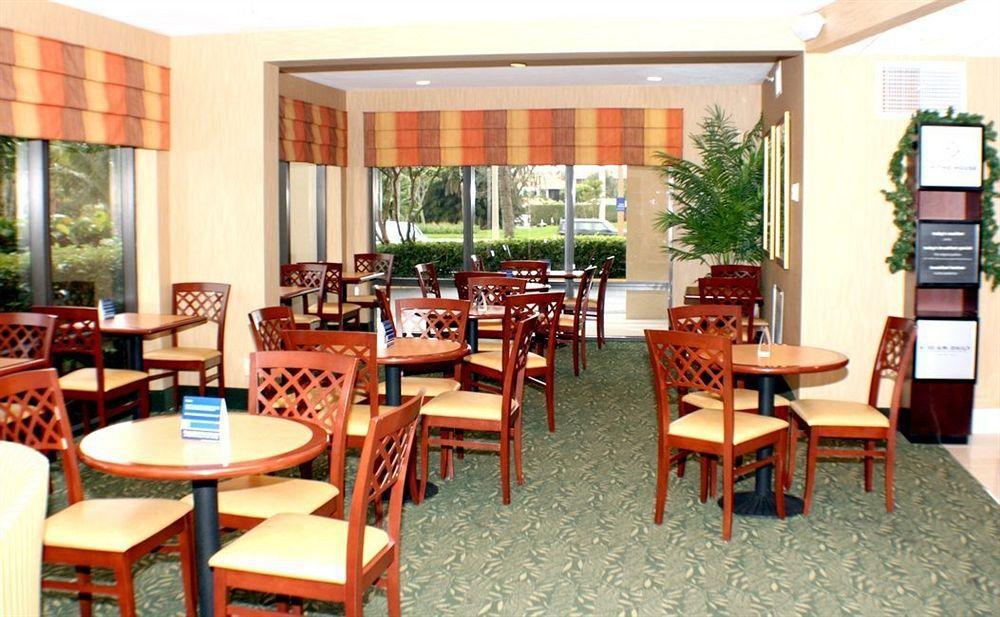 Hampton Inn Naples-Central Εξωτερικό φωτογραφία