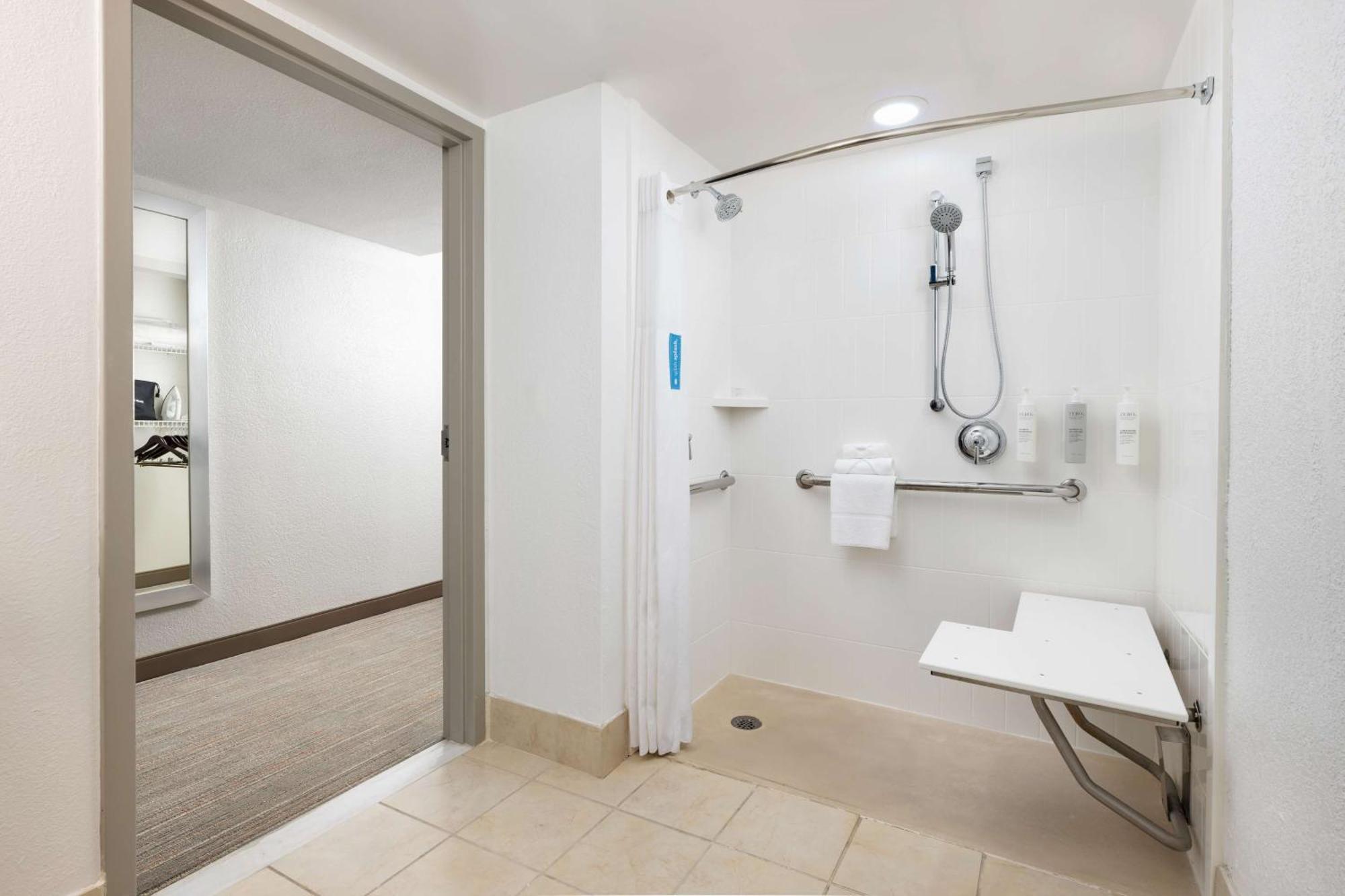 Hampton Inn Naples-Central Εξωτερικό φωτογραφία