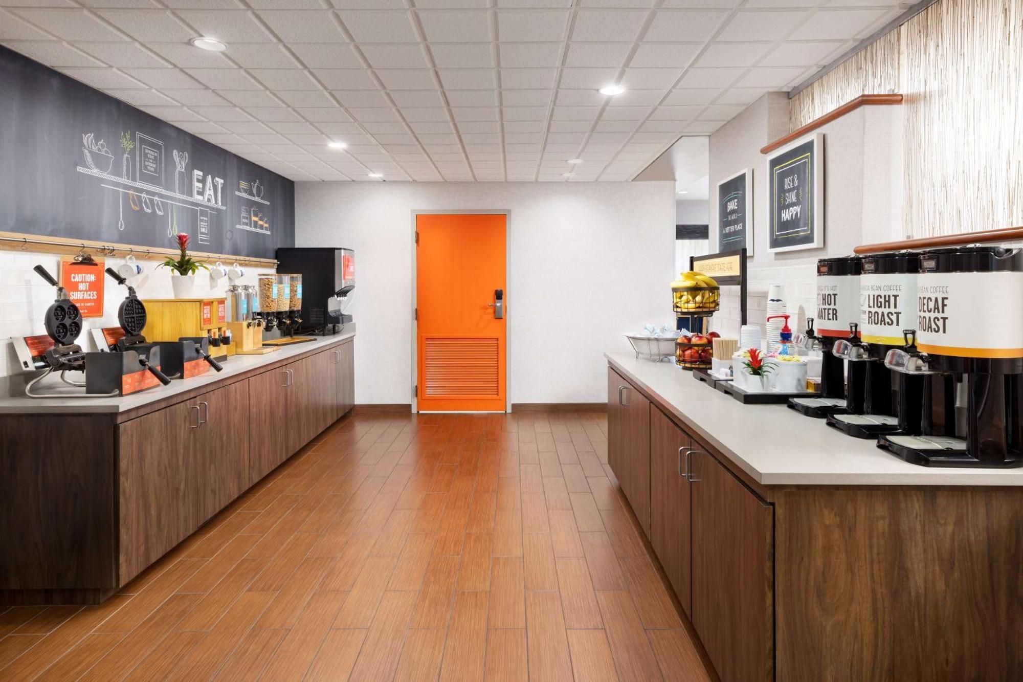 Hampton Inn Naples-Central Εξωτερικό φωτογραφία