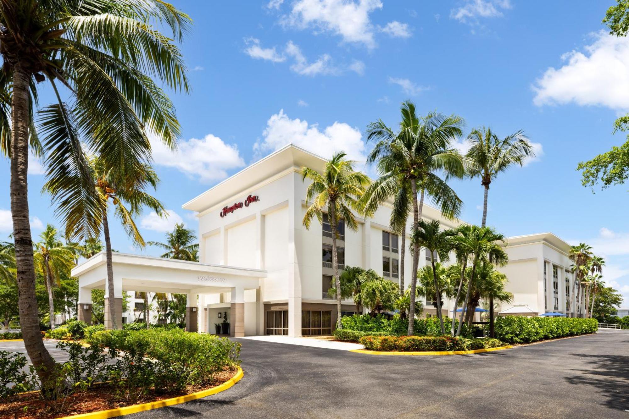 Hampton Inn Naples-Central Εξωτερικό φωτογραφία